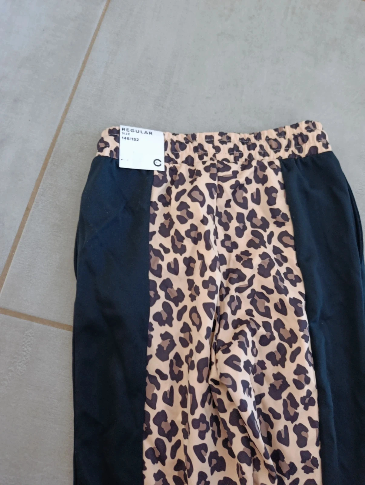 Black leopard Cubus sweatpants for girls 11-12 years – Elastic waistband – photo 6